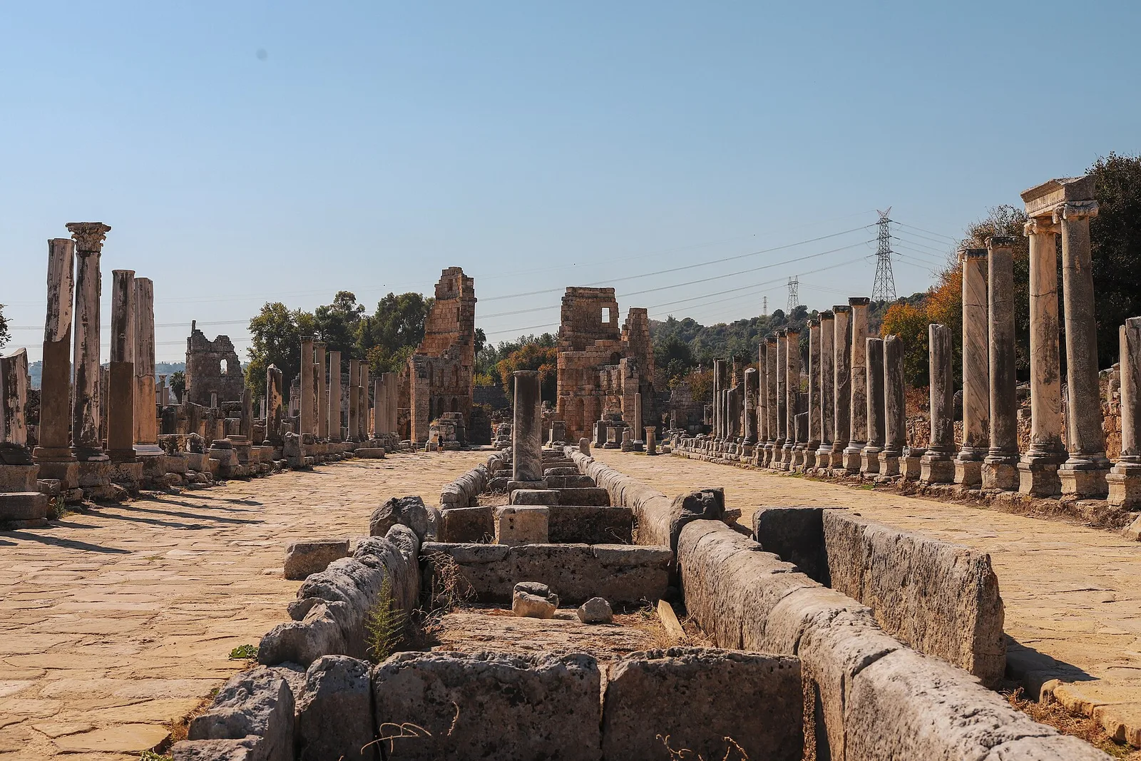 Perge Sütunlu Cadde